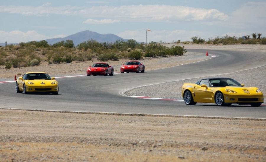  Chevrolet Corvette ZR1 2010 года  (фото 3 из 6)